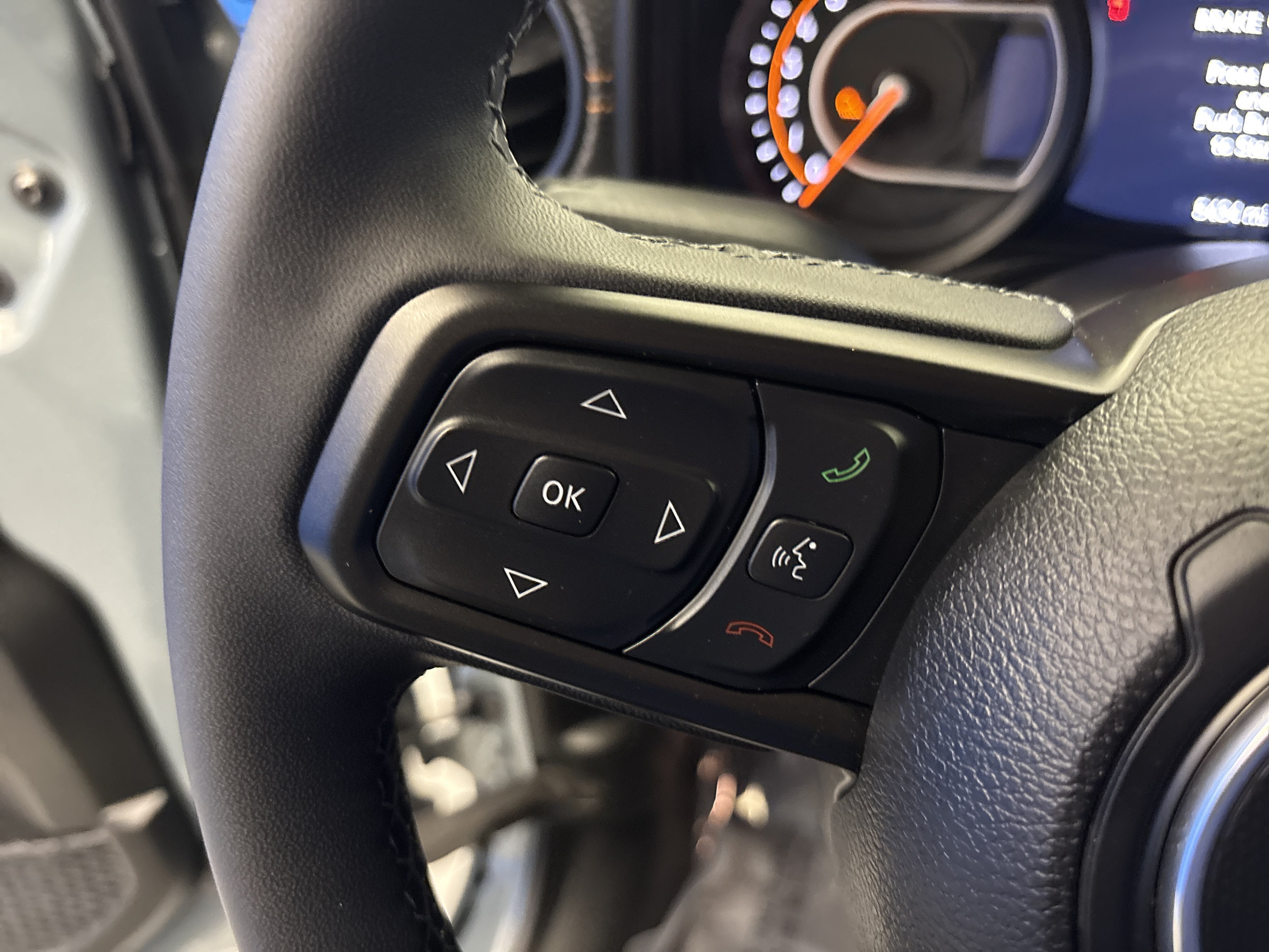 Used 2025 Anvil Clearcoat Jeep Mojave image 14