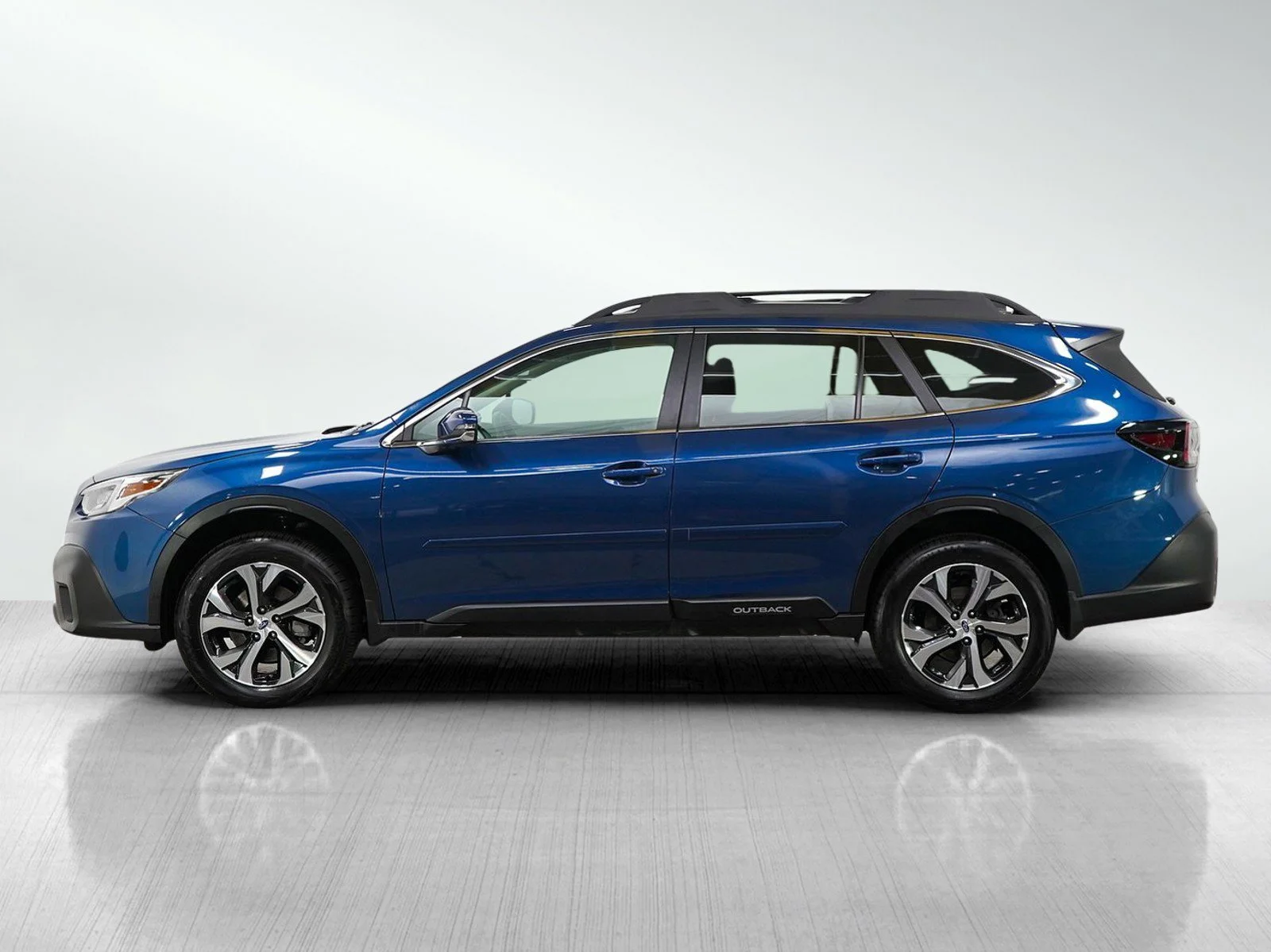 Used 2021 Subaru Outback Limited with VIN 4S4BTANCXM3218438 for sale in South Saint Paul, Minnesota