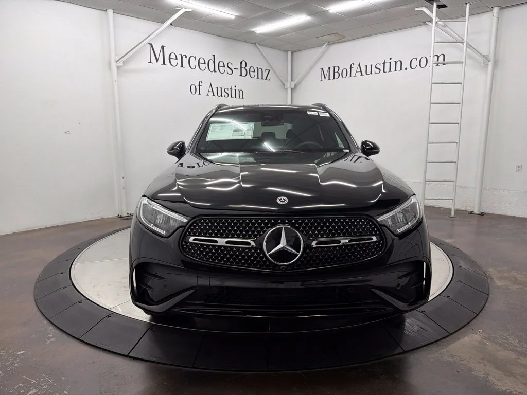 New 2027 Black Mercedes-Benz GLC 300 image 2