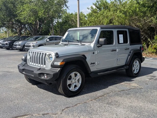 Certified Used 2022 Silver Jeep Unlimited Sport S image 2
