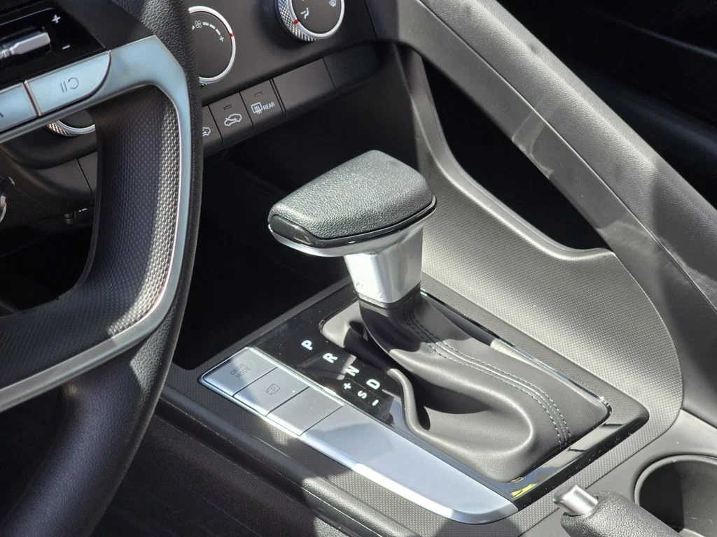 New 2026 White Hyundai SE image 16