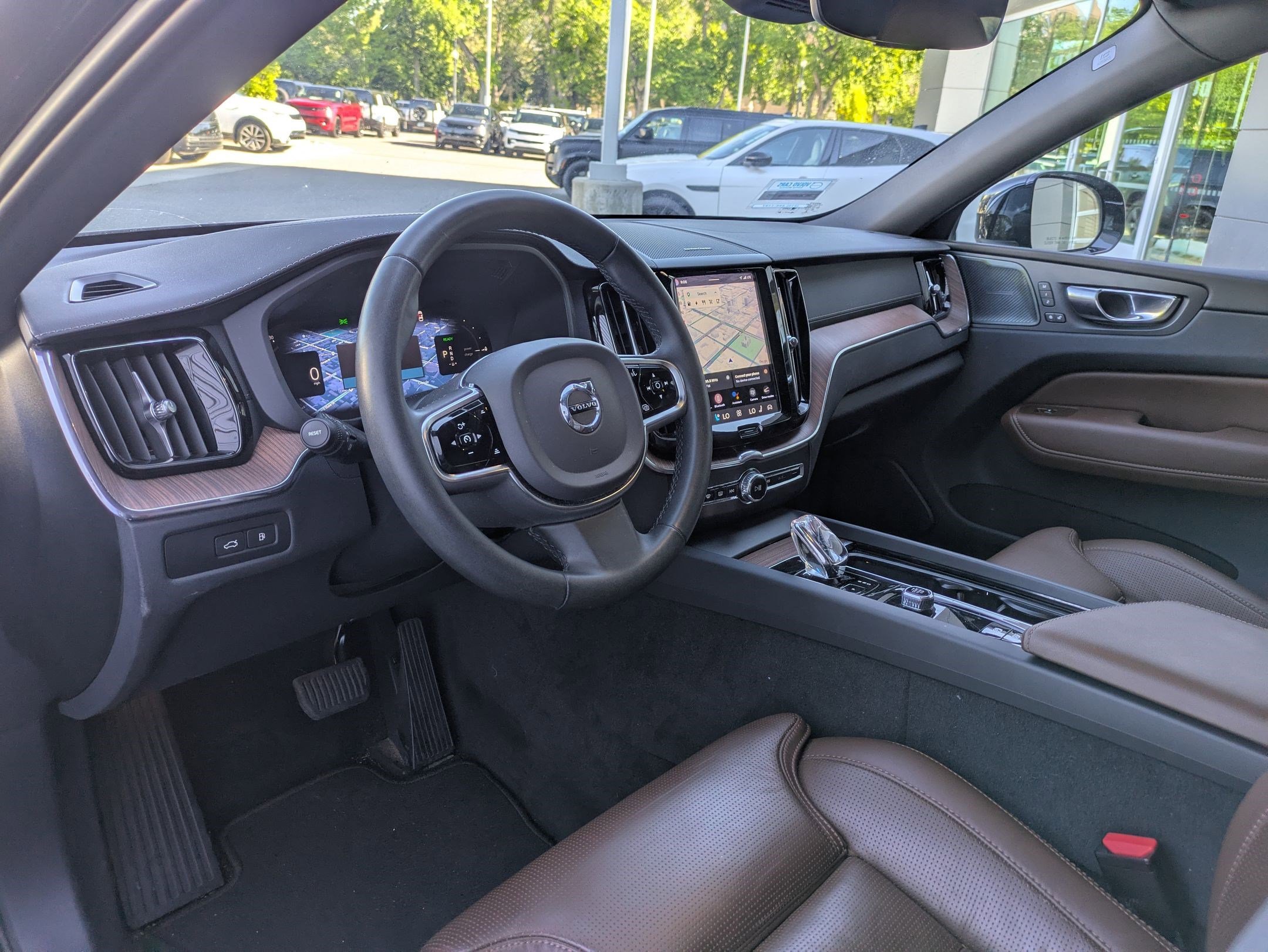 Certified Used 2023 Onyx Black Volvo Ultimate Bright Theme image 14