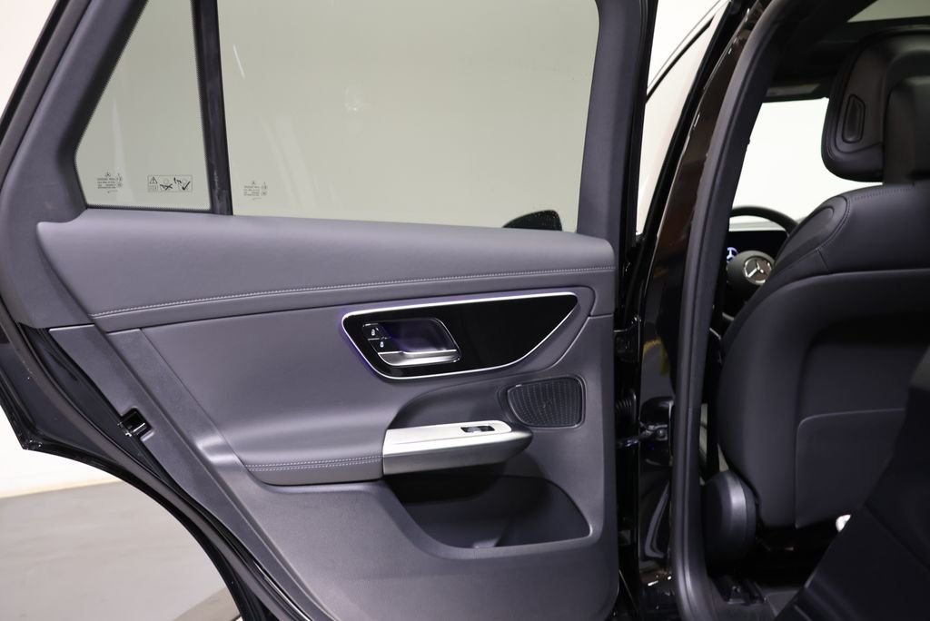 New 2026 Black Mercedes-Benz GLC 300 image 40