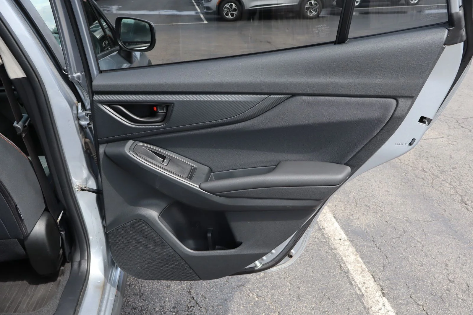 Used 2018 Ice Silver Metallic Subaru 2.0i Premium image 33