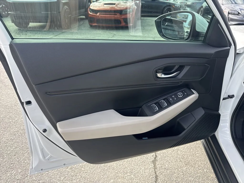 Used 2024 White Honda EX image 25