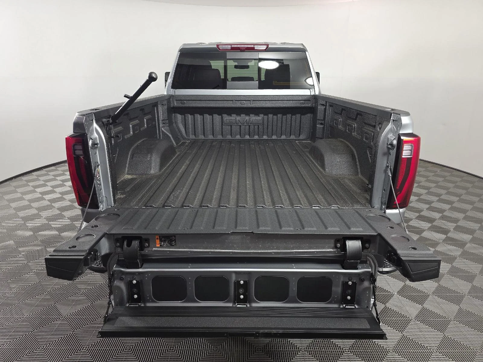 New 2025 Sterling Metallic GMC SLT image 7