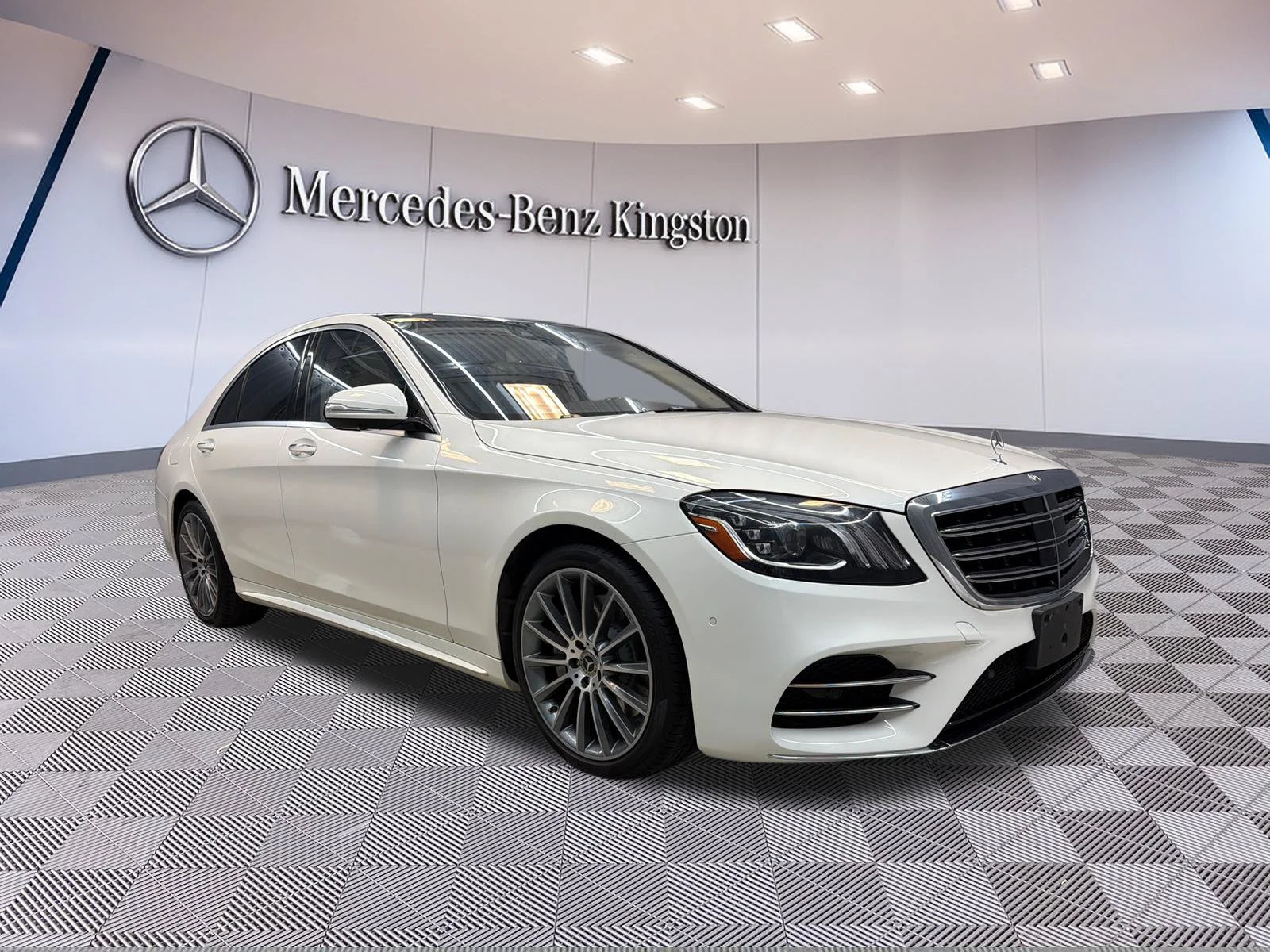 Used 2018 White Mercedes-Benz S 450 image 1