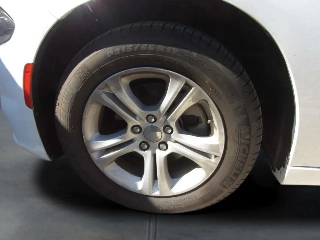 Used 2023 White Dodge SXT image 5