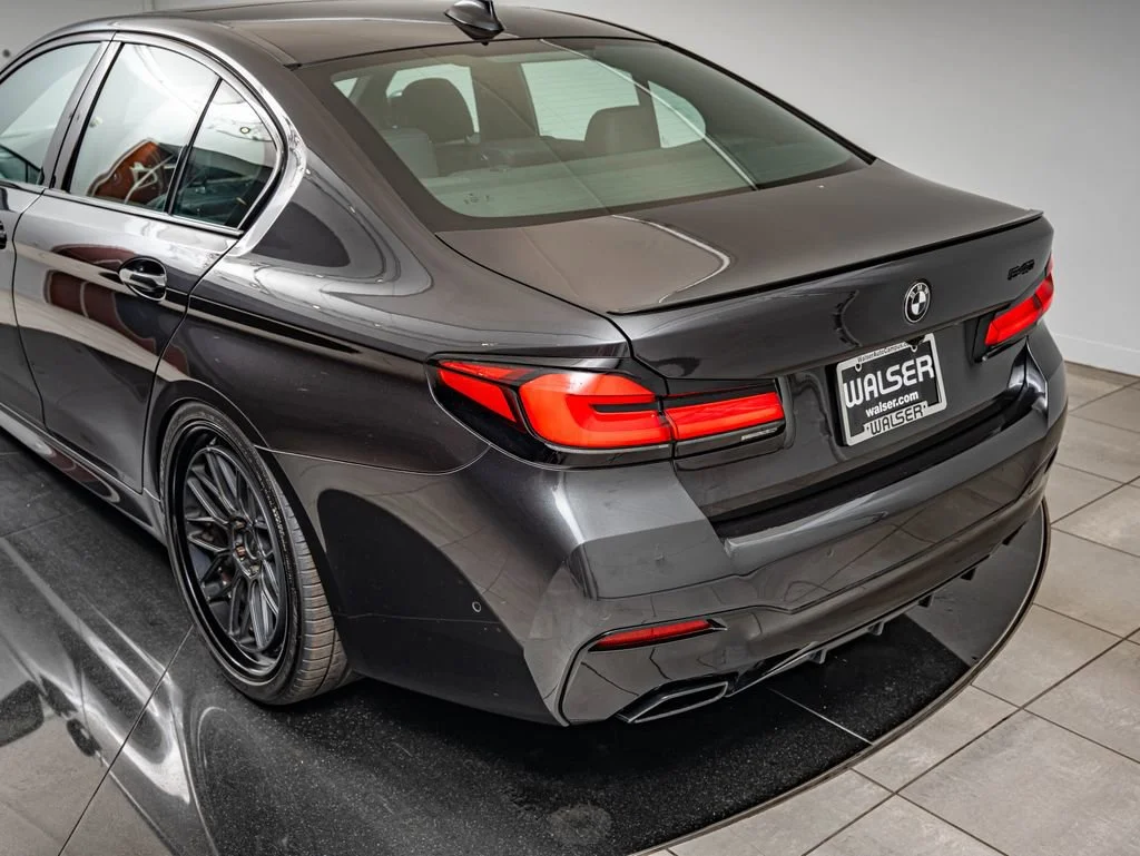 Used 2023 Dark Graphite Metallic BMW 540i image 19
