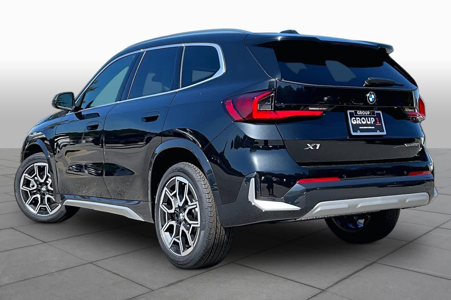 New 2027 Black Sapphire Metallic BMW xDrive28i image 12