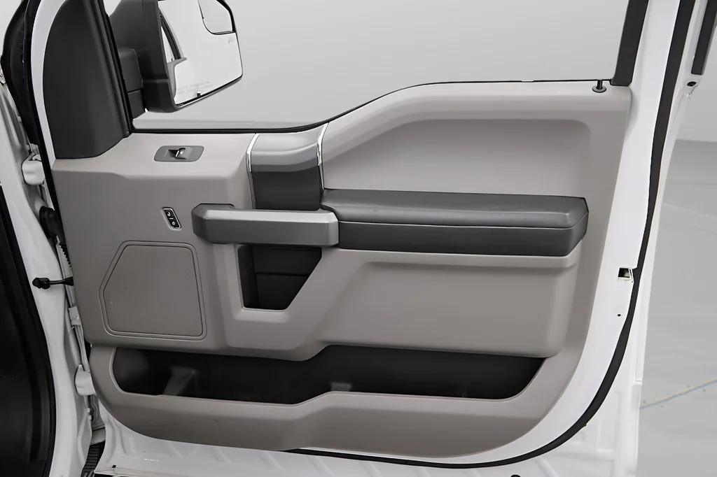 Used 2016 Oxford White Ford XLT image 37