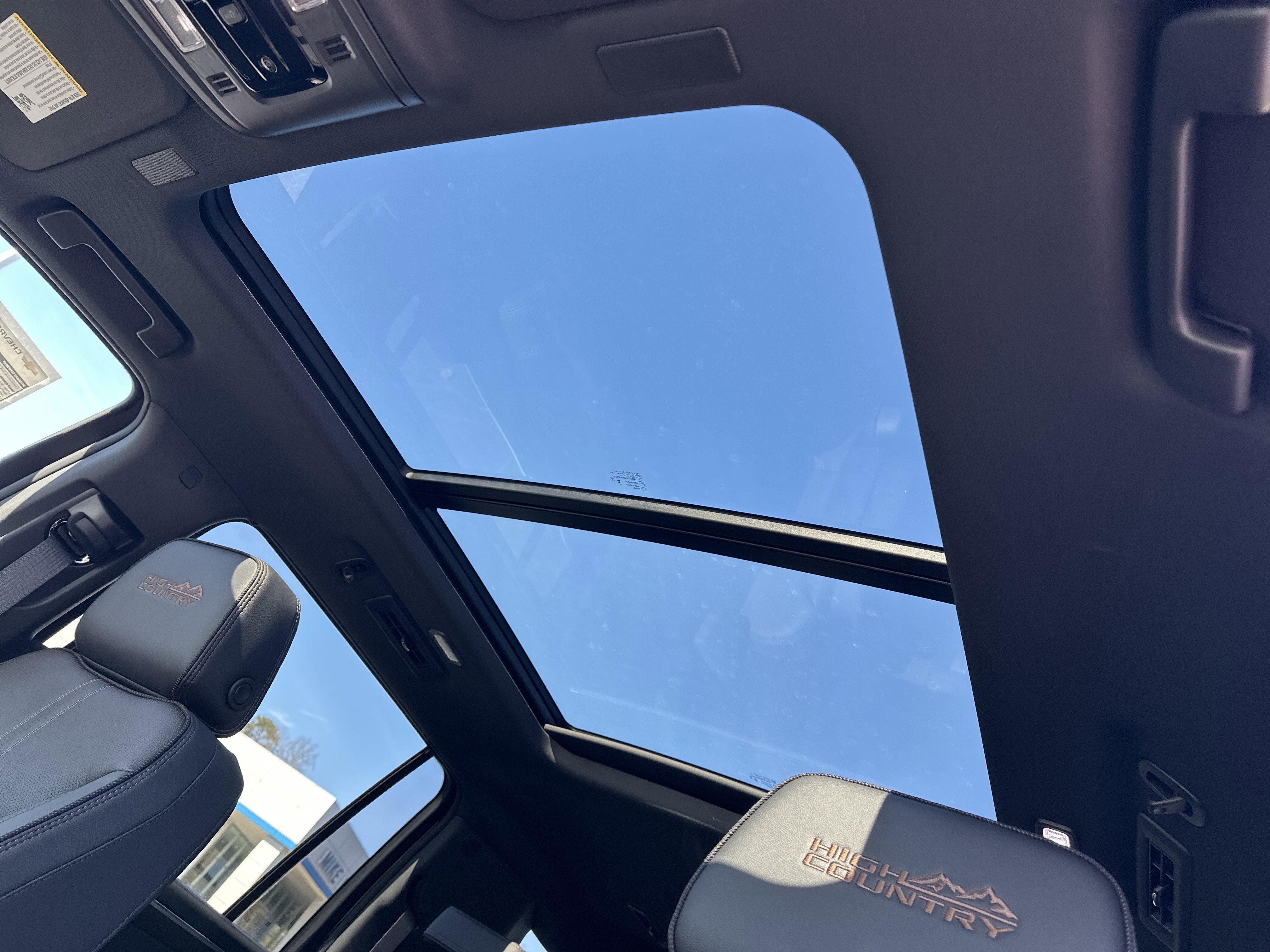 2026 Chevrolet Suburban High Country - Photo 31