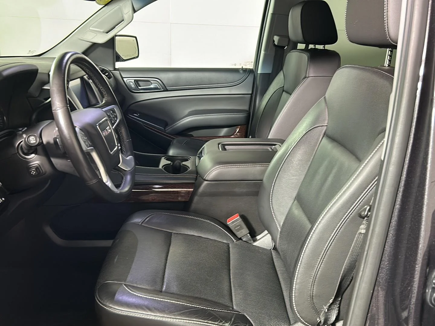 Used 2018 Iridium Metallic GMC SLT image 15