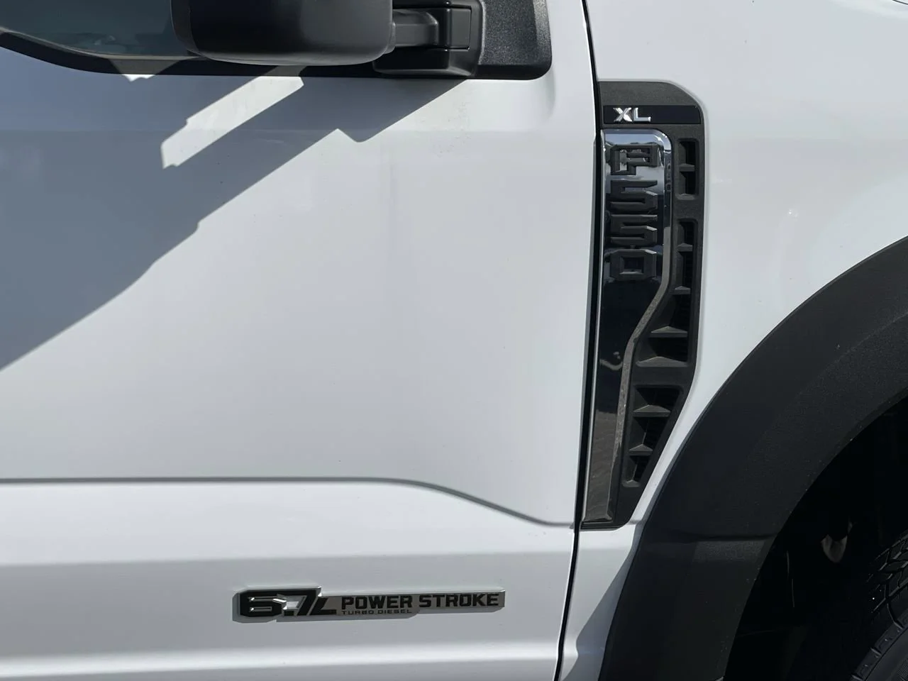 New 2025 Oxford White Ford XL image 8