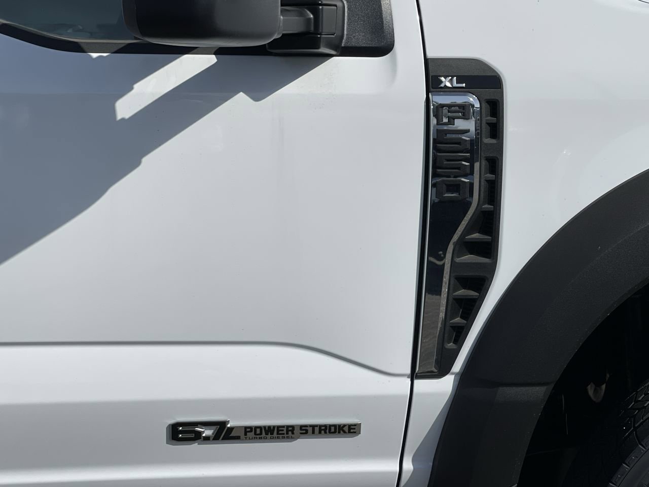 2025 Ford F-550 Super Duty Chassis Cab XL - Photo 8