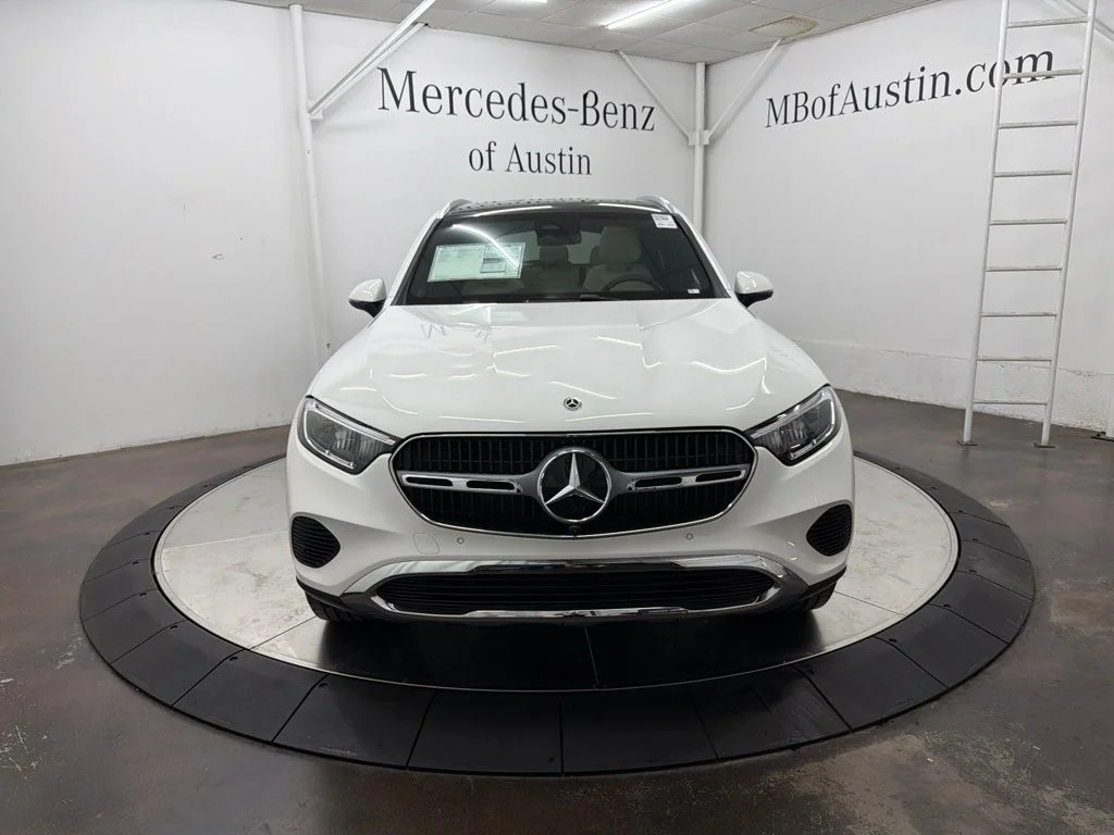 New 2027 White Mercedes-Benz GLC 300 image 3