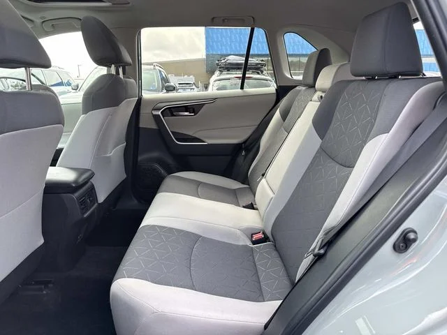 Used 2023  Toyota XLE image 15
