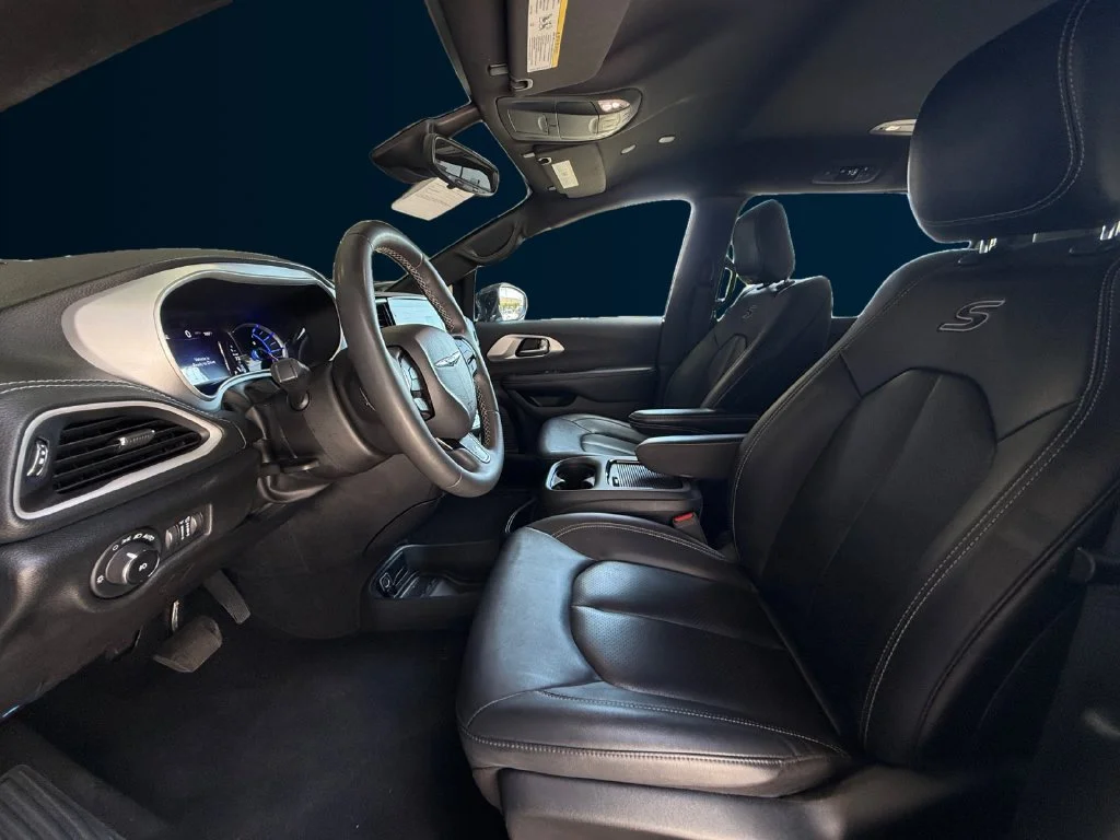 Used 2024 White Chrysler Select S Appearance image 10