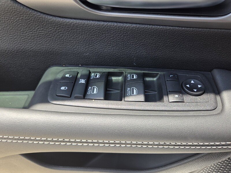 2026 Chrysler Pacifica Select - Photo 20