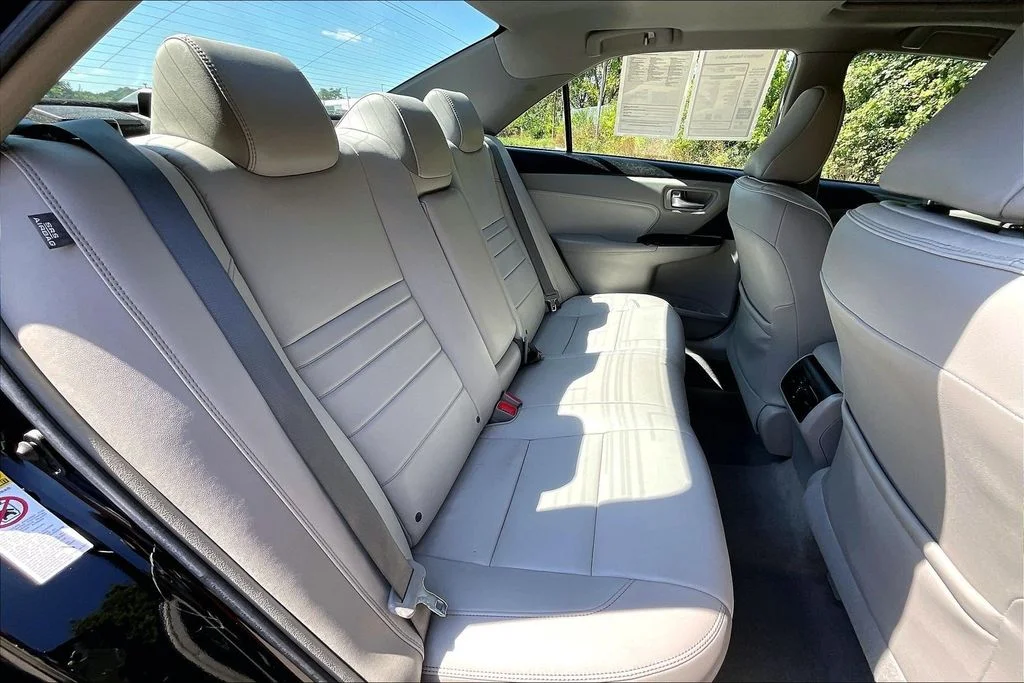 Used 2016 Black Toyota XLE image 27