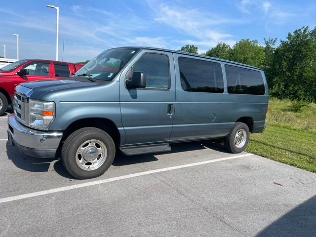2011 Ford E-Series E-150 XLT's photo