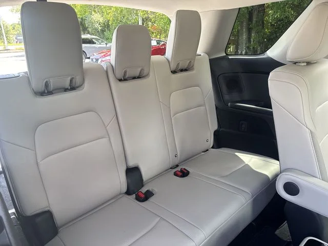 Used 2024 White Nissan SL image 12