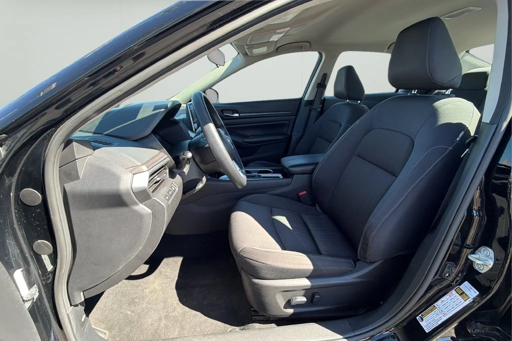 Used 2024 Black Nissan 2.5 SV image 18