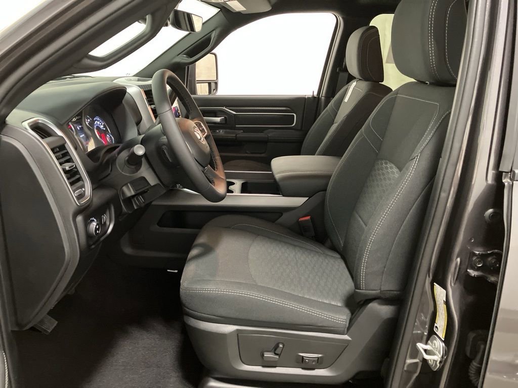 2025 RAM 2500 Big Horn - Photo 10