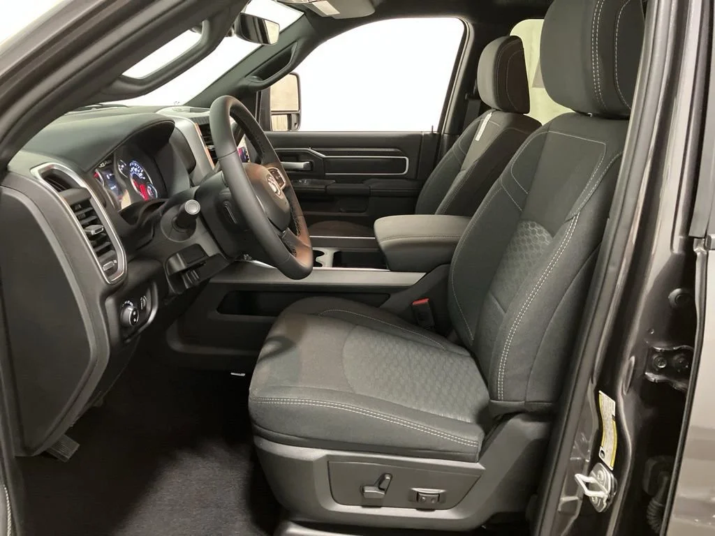 2025 RAM 2500 Big Horn - Photo 10