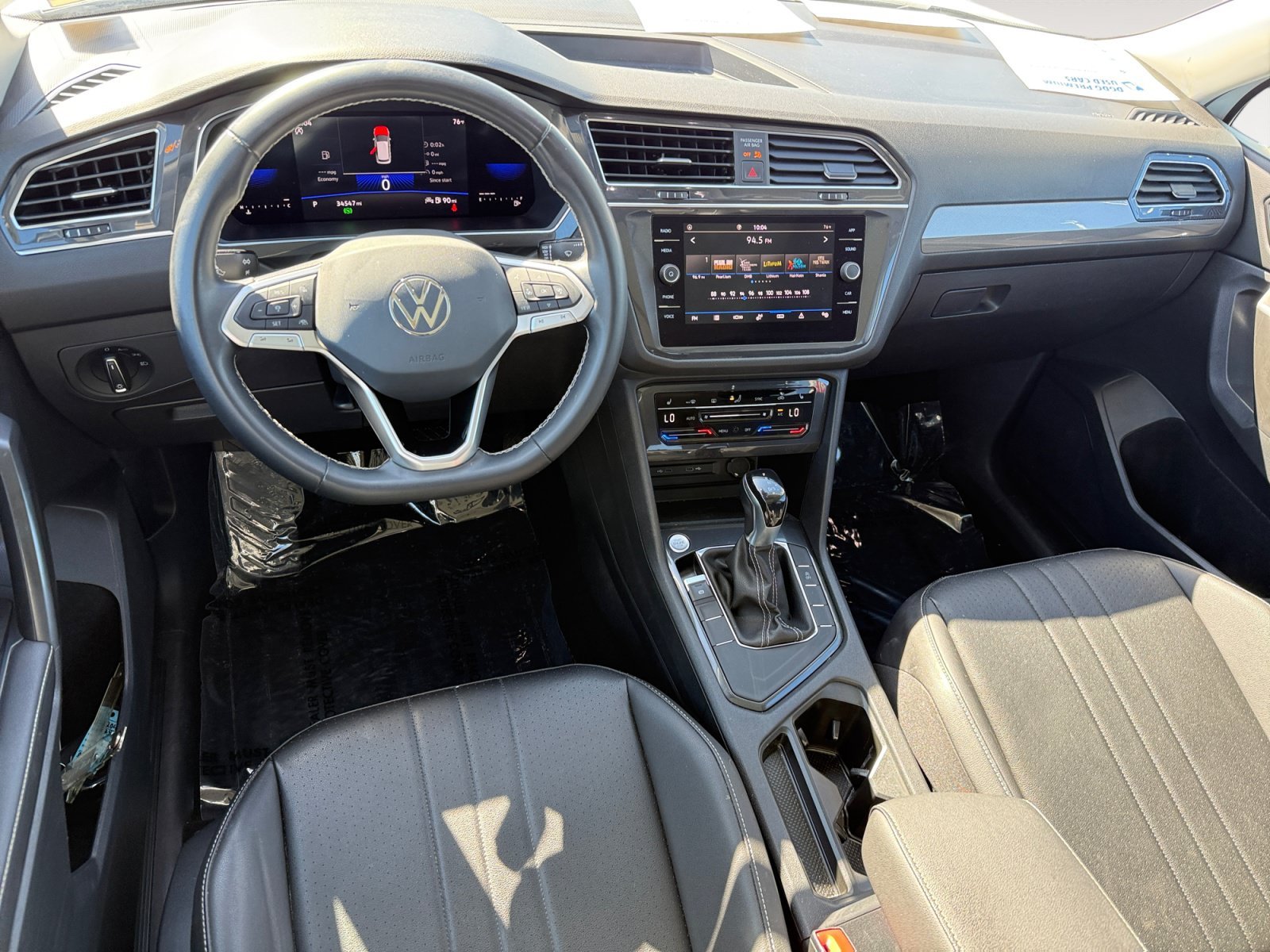 Used 2023 White Volkswagen SE image 15