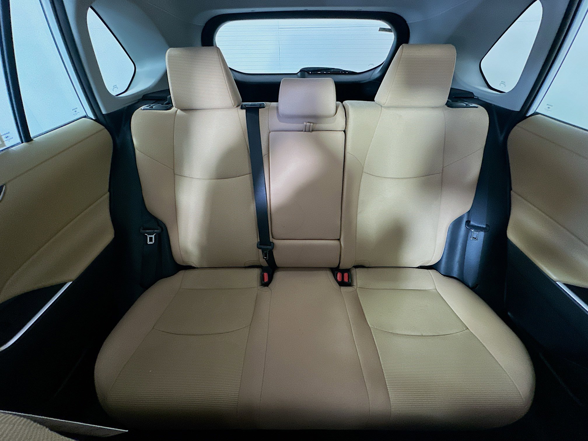 Used 2025 Ice Toyota LE image 29