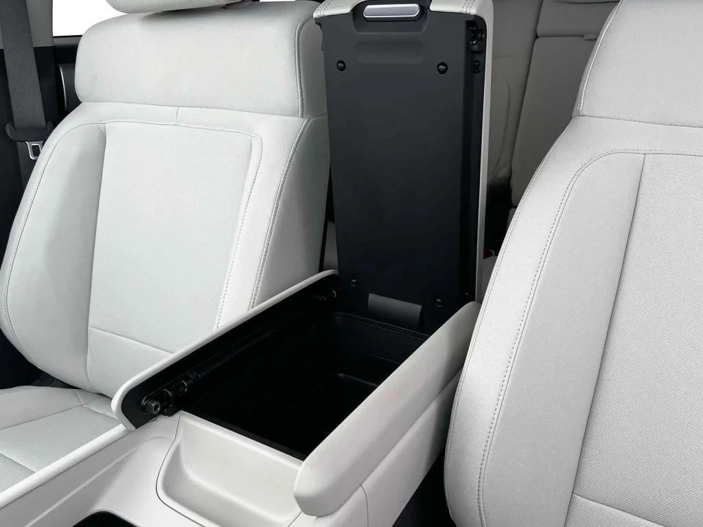 New 2026 Black Hyundai SE image 18
