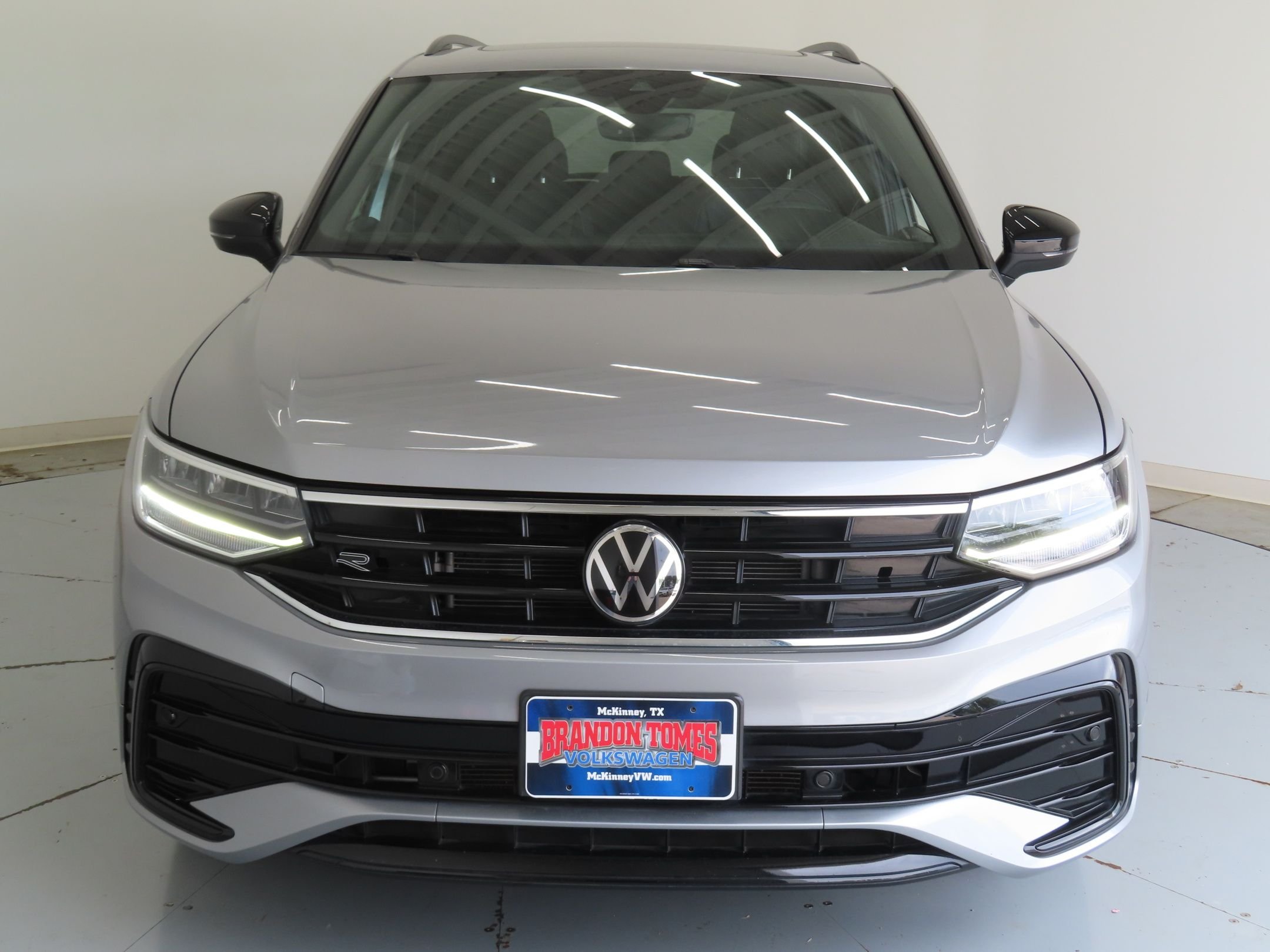 Used 2022 Silver Volkswagen 2.0T SE R-Line Black image 9