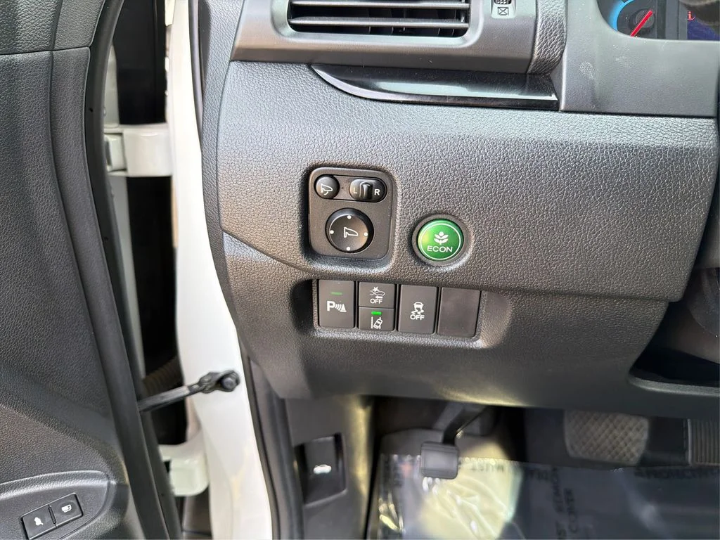 Used 2020 Platinum White Pearl Honda Touring image 18