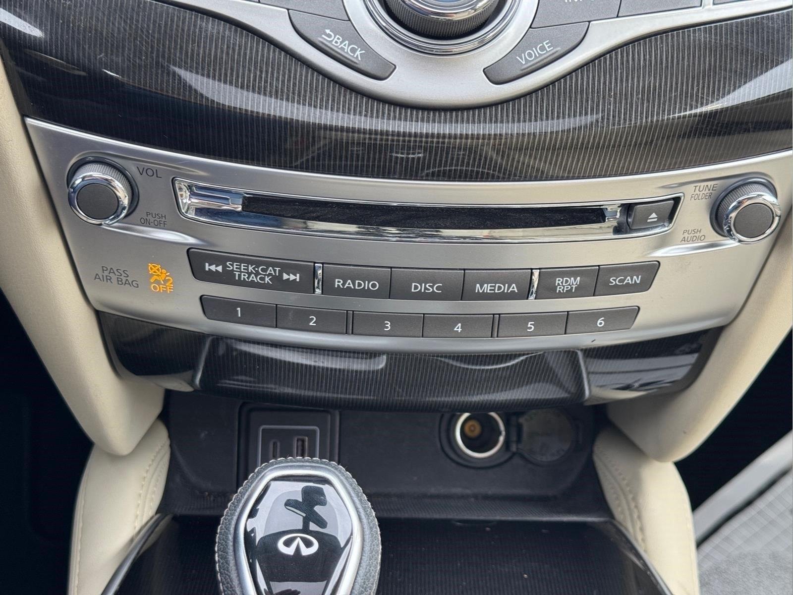 Used 2020 Majestic White INFINITI LUXE image 25