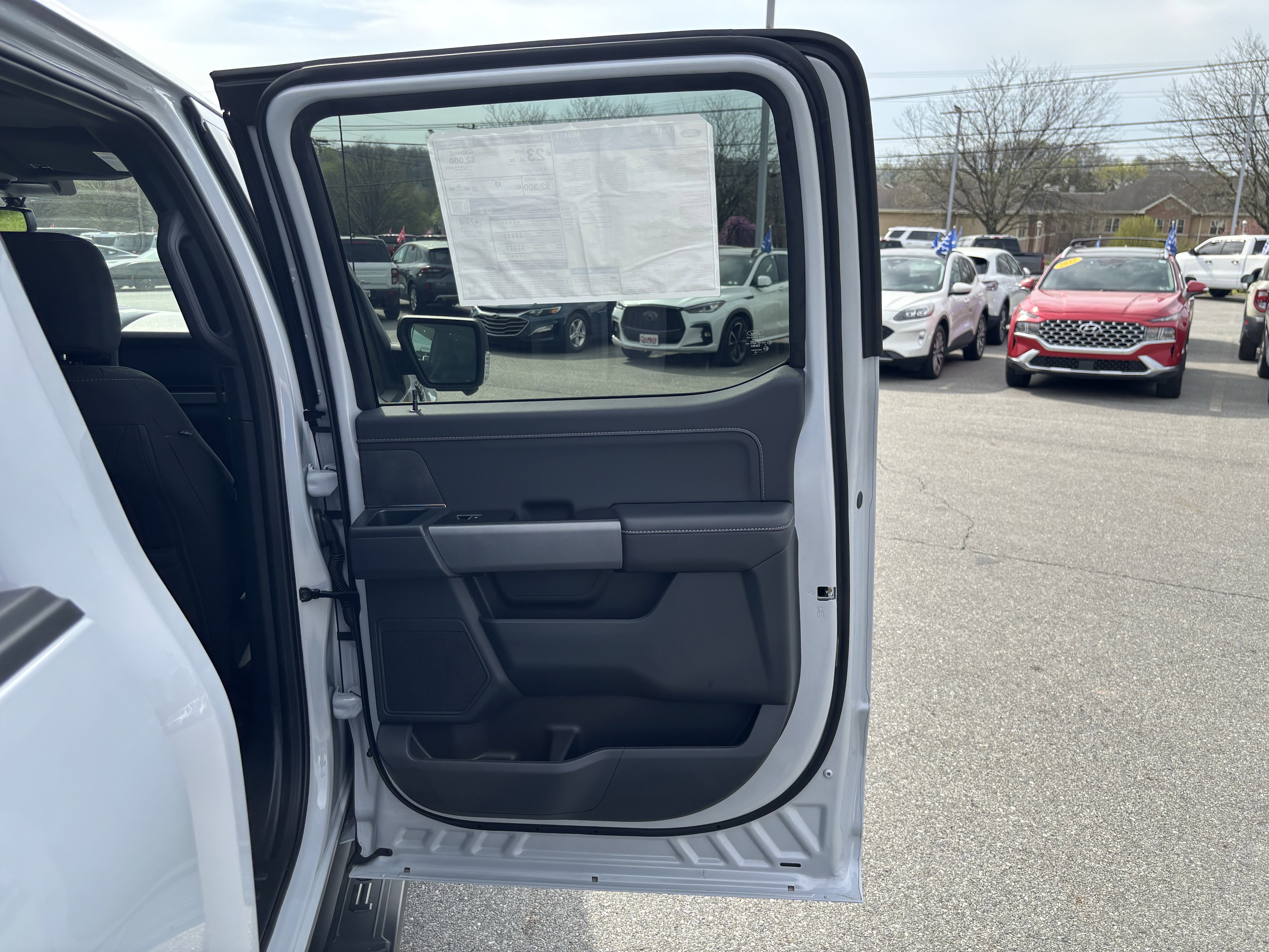 2025 Ford F-150 XLT - Photo 35