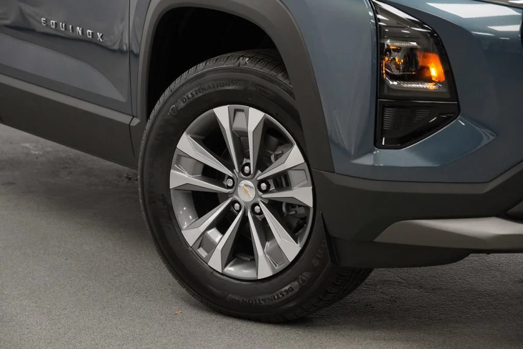 New 2027 Lakeshore Blue Metallic Chevrolet LT image 10