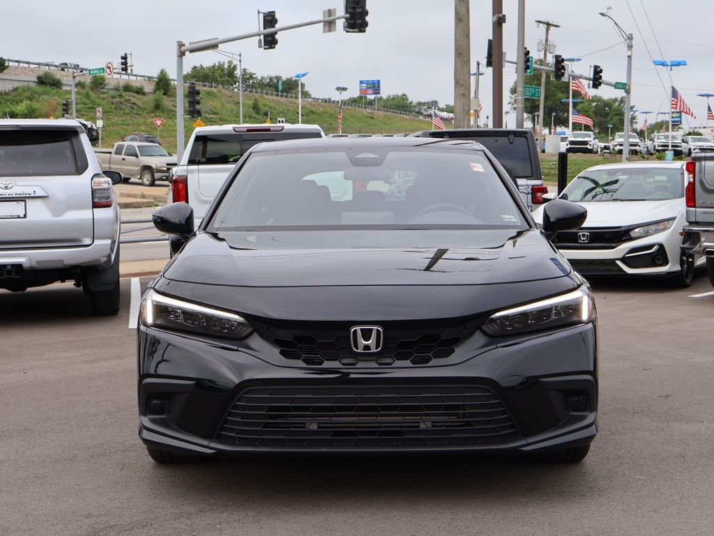 Used 2024  Honda Sport image 2