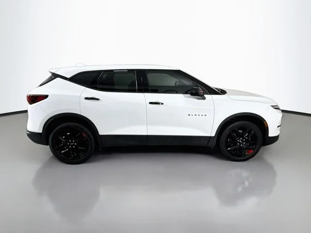 Used 2024 White Chevrolet LT image 9
