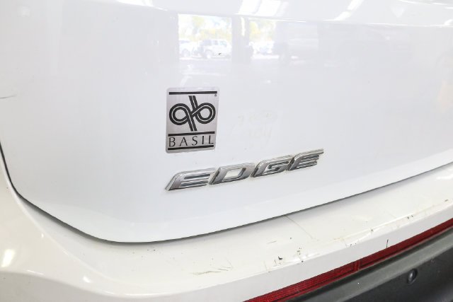 Used 2015 White Ford SEL image 9