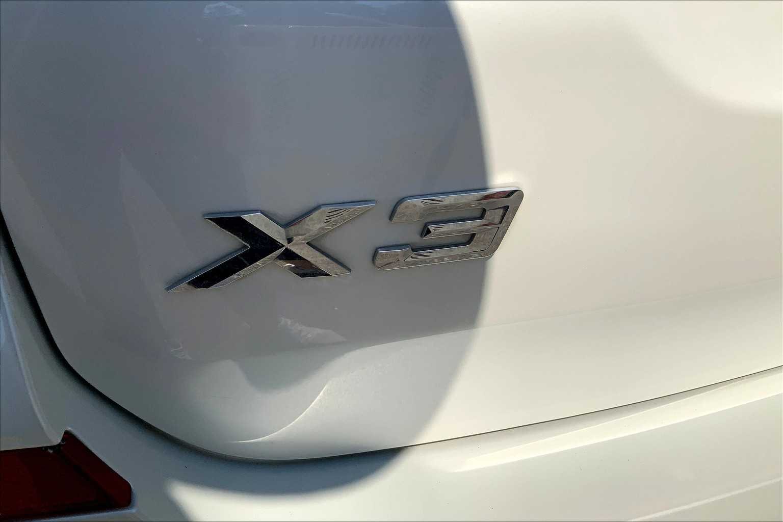 Used 2020 Mineral White Metallic BMW xDrive30i image 33