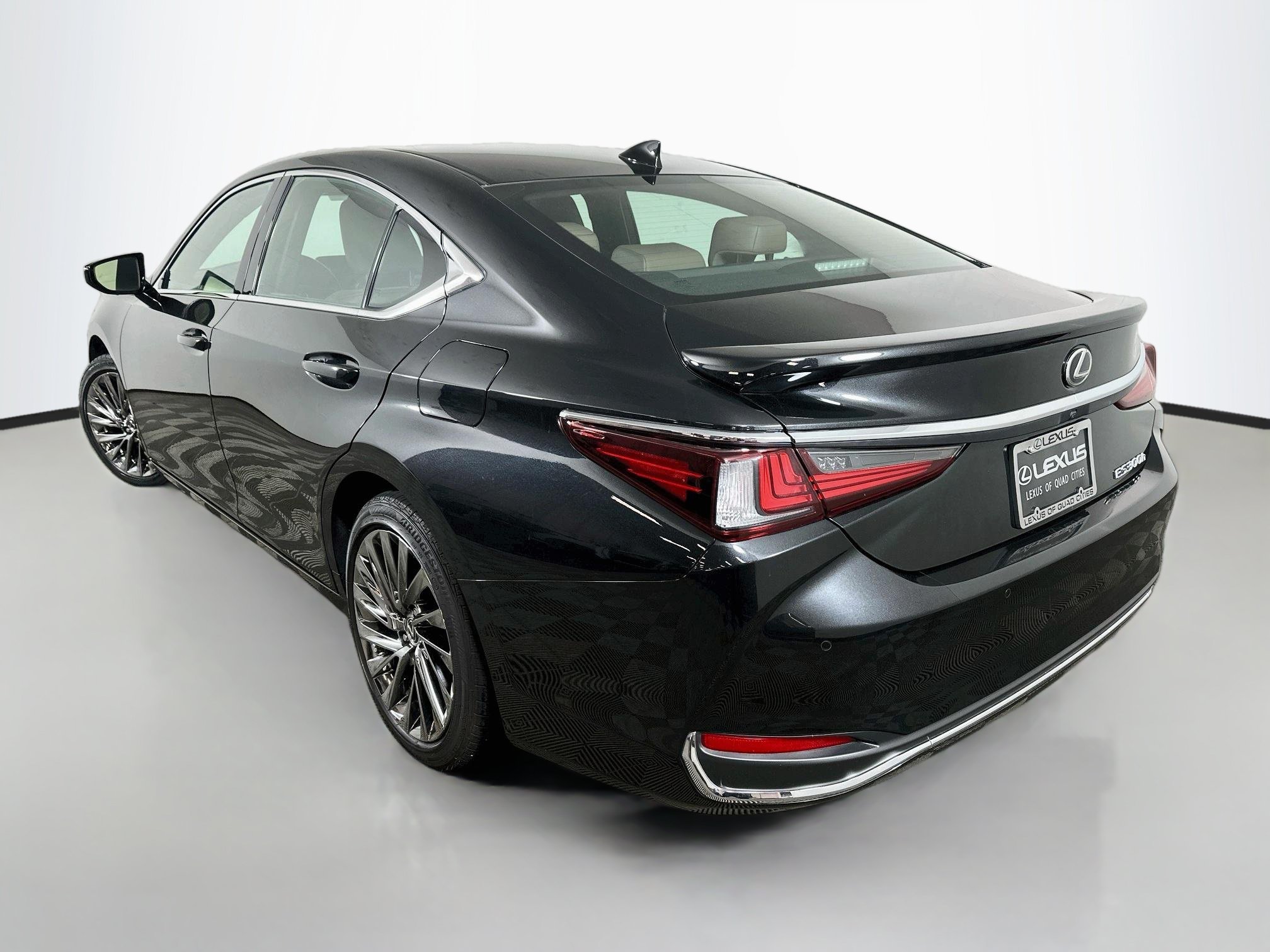 Used 2025 Caviar Lexus ES 300h Luxury image 5