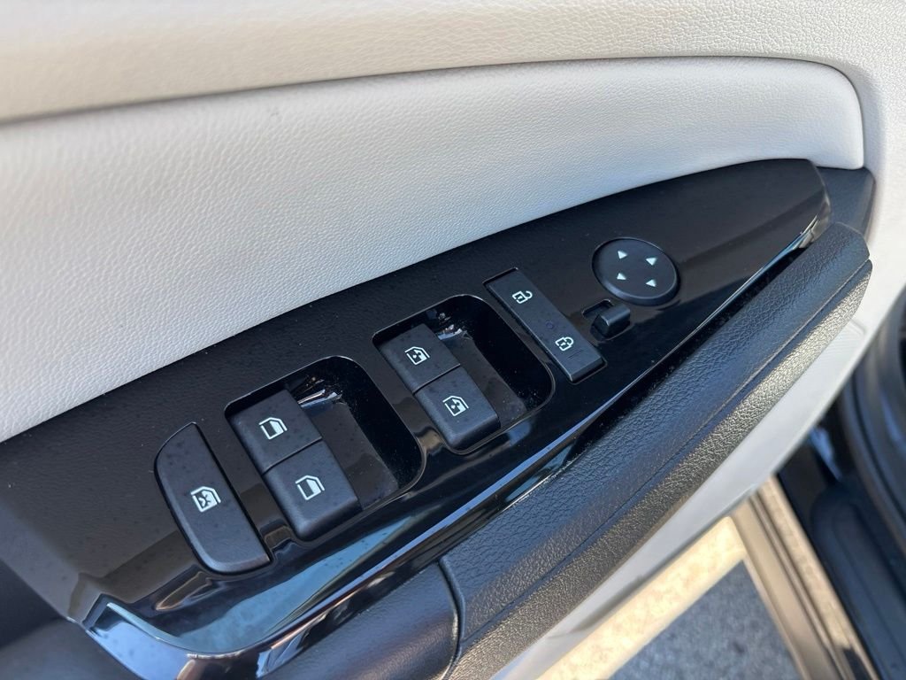 Used 2023 Black Kia EX image 16