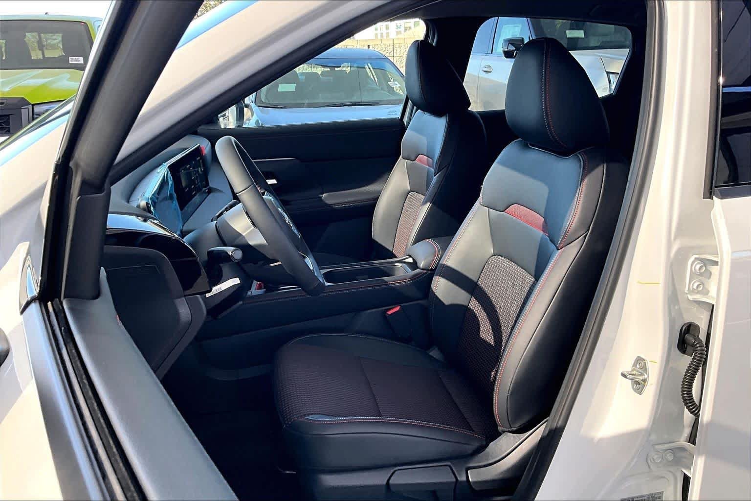 New 2026 Aspen White TriCoat Nissan SR image 15
