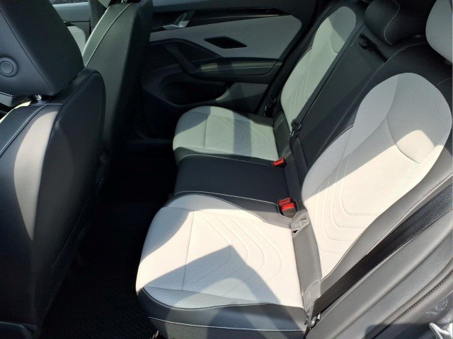New 2026 Platinum Gray Metallic Volkswagen SE R-Line Black 4Motion image 11