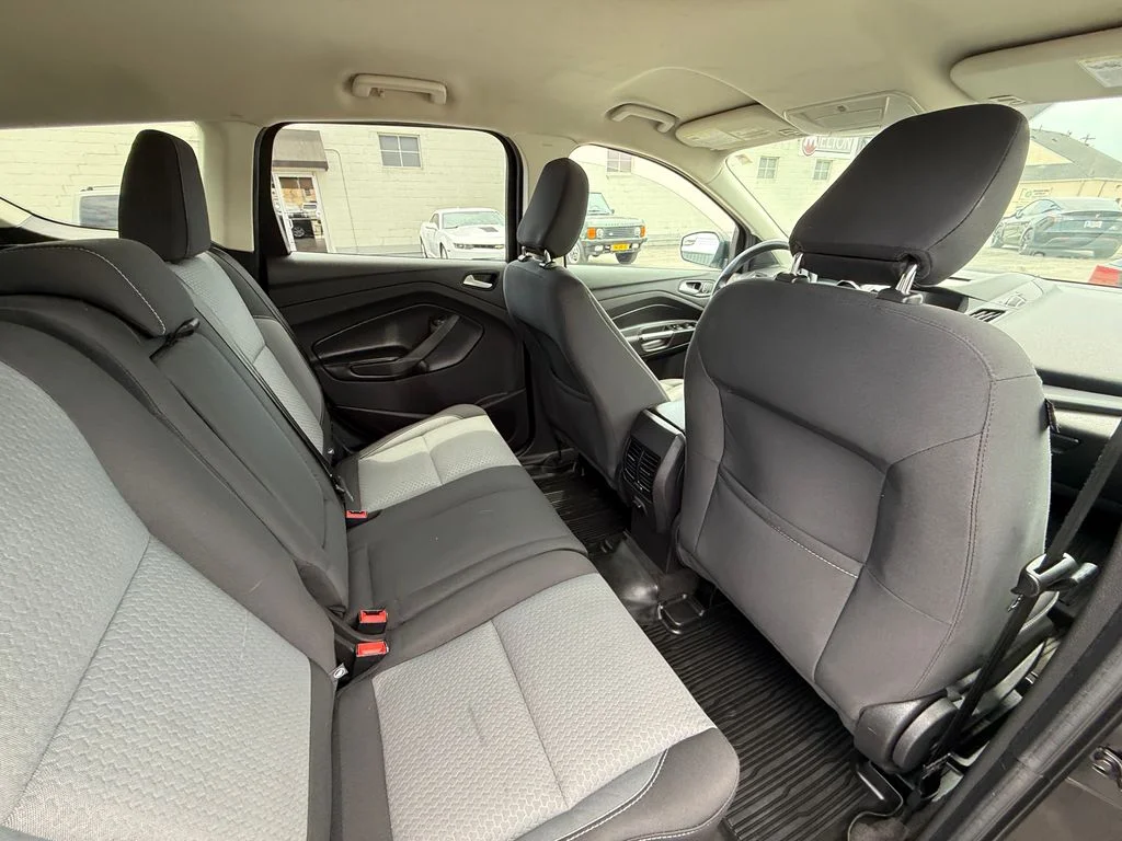 Used 2018 Black Ford SE image 13