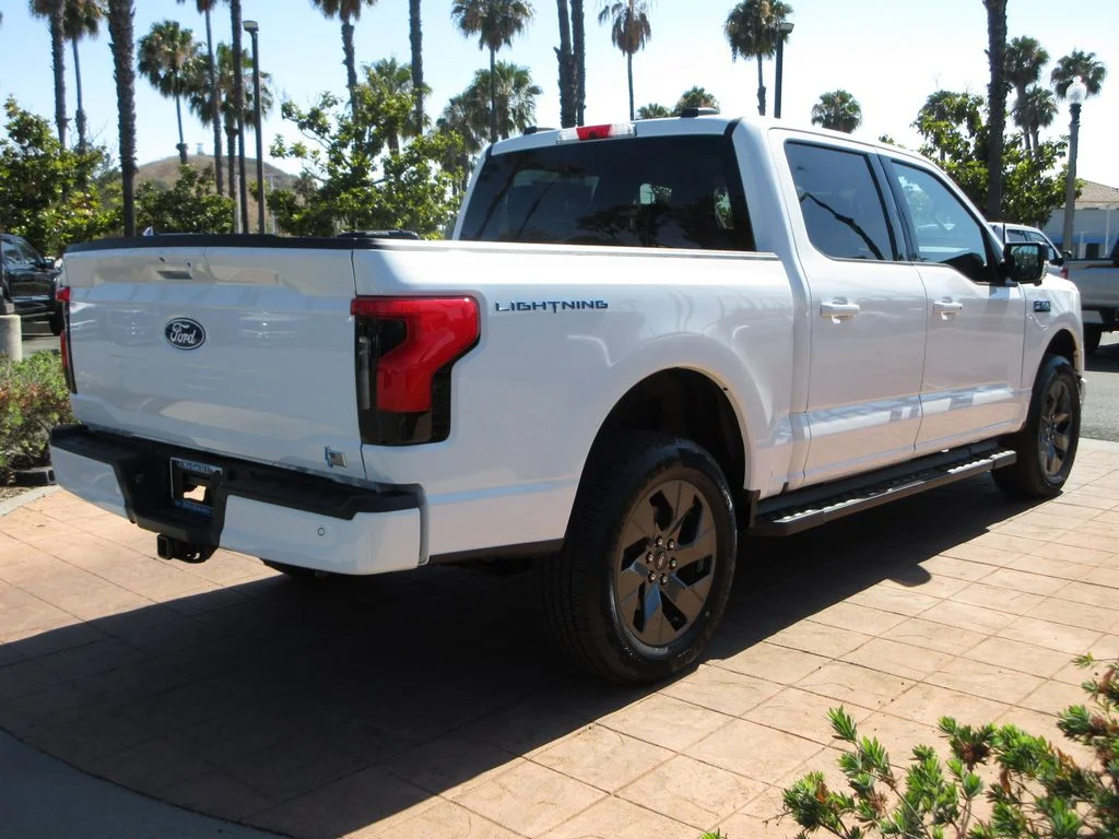 Certified Used 2024 Oxford White Ford Flash image 4
