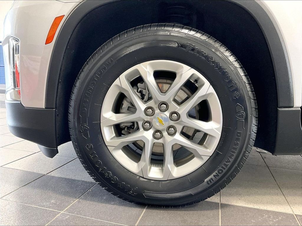 Used 2022 Silver Chevrolet LS image 7