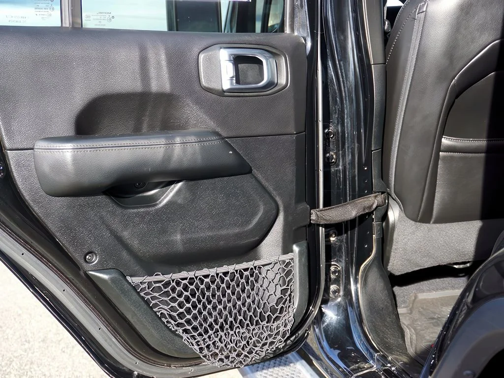 2020 Jeep Wrangler Unlimited Sahara Altitude - Photo 40