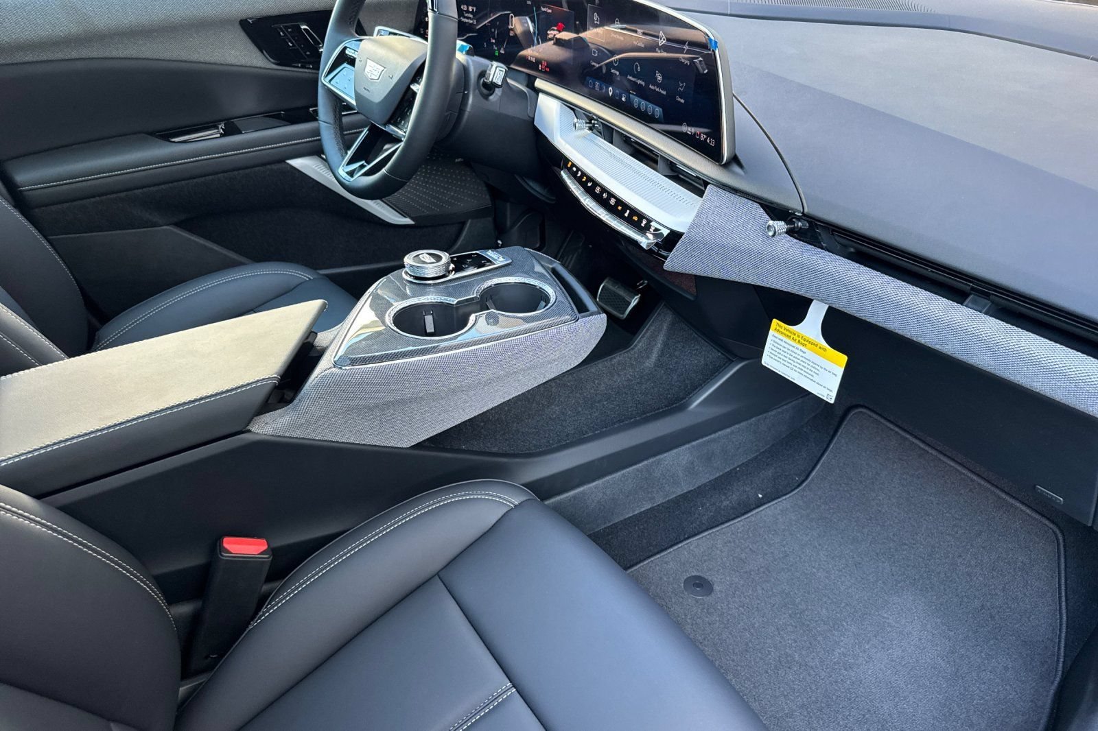 2027 Cadillac OPTIQ Luxury - Photo 16